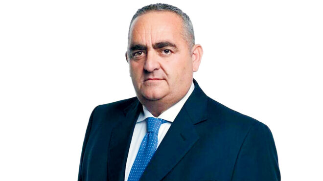 εντός-και-εκτός-αυτονόητη-η-παρουσία-563102266