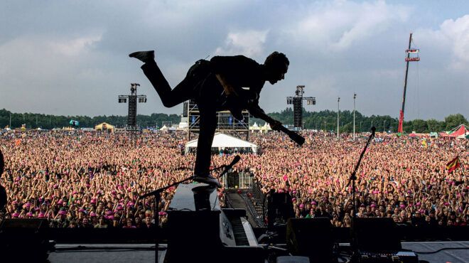 ο-φωτογράφος-των-μουσικών-σταρ-των-00s-563066644