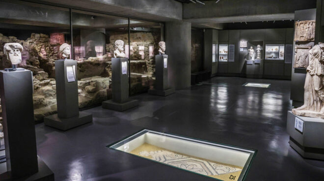 φως-στο-αθέατο-μουσείο-της-ακρόπολης-563098174