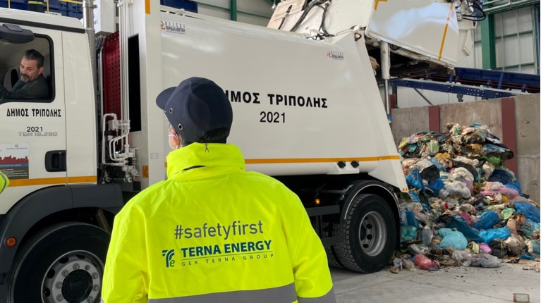 Η ΤΕΡΝΑ Ενεργειακή περνάει στη Masdar του Αμπου Ντάμπι-2