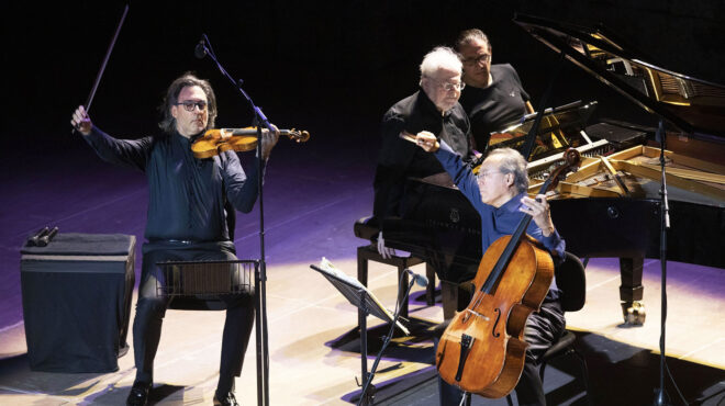 λεωνίδας-καβάκος-γιο-γιο-μα-και-εμάνου-563093467