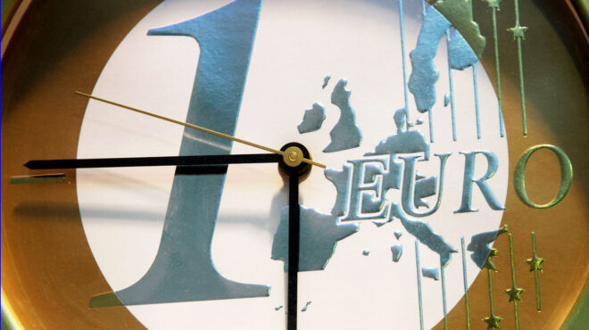 με-αργό-βηματισμό-οι-μειώσεις-των-επιτ-563059378