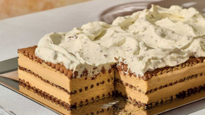 εύκολο-γλυκό-ψυγείου-με-καραμέλα-και-π-563068987