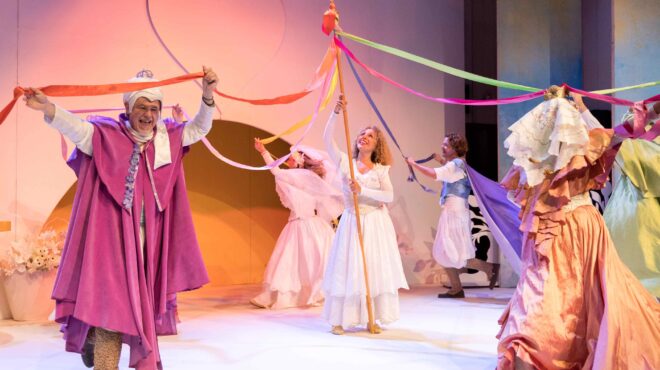 το-μαγικό-κλειδί-σε-καλοκαιρινή-περ-563083378