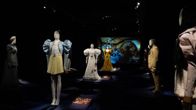 εγκαίνια-της-έκθεσης-με-τα-κοστούμια-τ-563079979