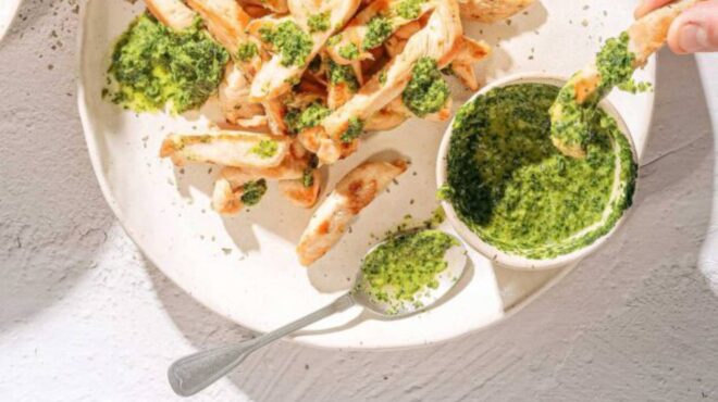 φιλέτο-κοτόπουλο-light-με-σάλτσα-τσιμιτσο-563070655