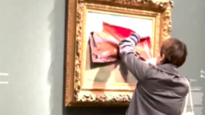 γαλλία-επίθεση-ακτιβίστριας-σε-πίνακ-563056201