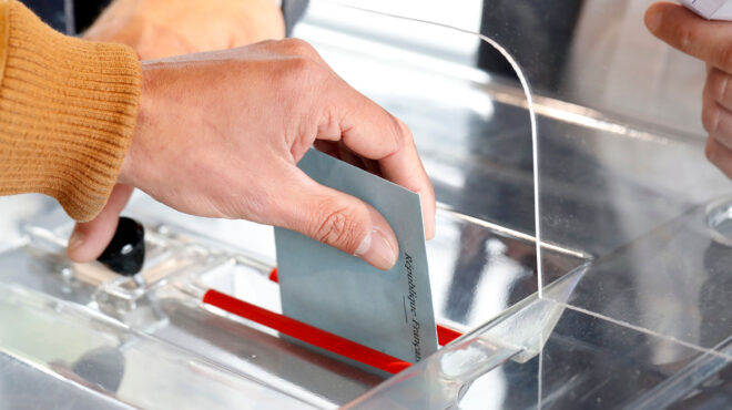 μακρόν-ψηφίστε-κατά-των-άκρων-μην-φοβ-563090845