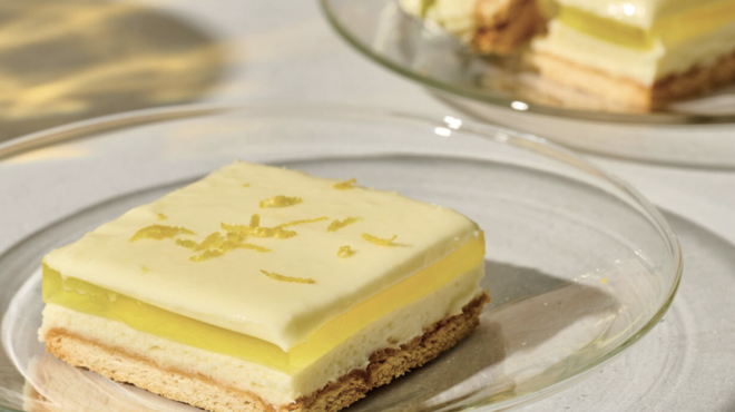 γλυκό-ψυγείου-με-ζελέ-λεμόνι-563084968