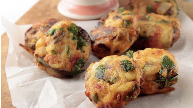 κεφτέδες-με-σάλτσα-γιαουρτιού-με-το-υπ-563063413