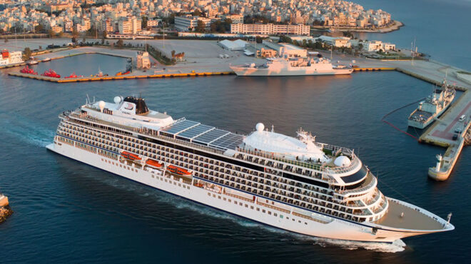 bloomberg-η-ελλάδα-βάζει-φρένο-στα-κρουαζιερό-563079034