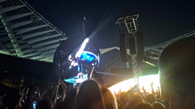 coldplay-πλήθος-κόσμου-στη-συναυλία-κατάμεσ-563069287