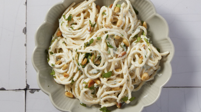 μακαρονάδα-με-γιαούρτι-και-ταχίνι-δεν-563075113