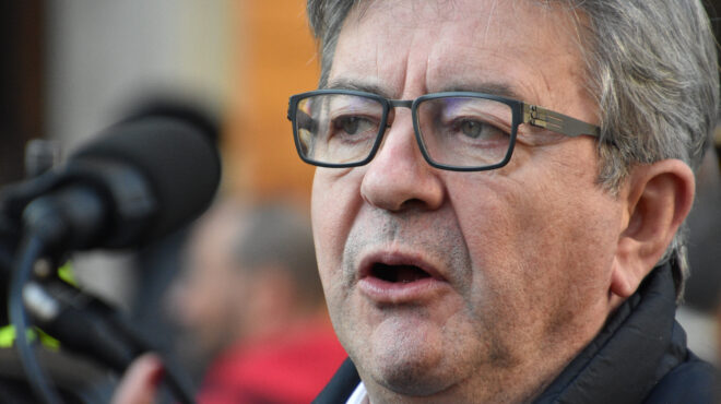 ασκήσεις-ισορροπίας-στη-γαλλία-563088784