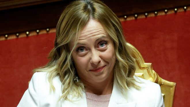 οργή-της-μελόνι-κατά-του-γραφειοκρατ-563096842