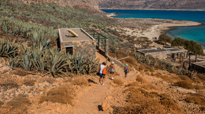 ελληνικά-μονοπάτια-το-λάθος-βήμα-563084998