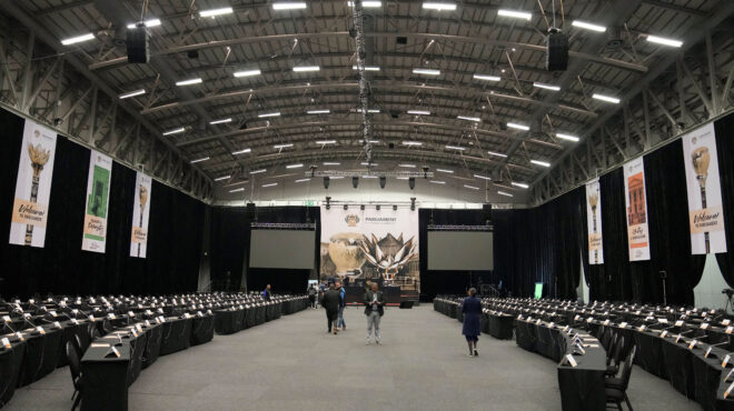 νότια-αφρική-κοντά-σε-σχηματισμό-κυβέ-563078815