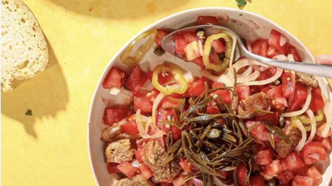 ντοματοσαλάτα-πλήρες-γεύμα-με-παξιμά-563083096