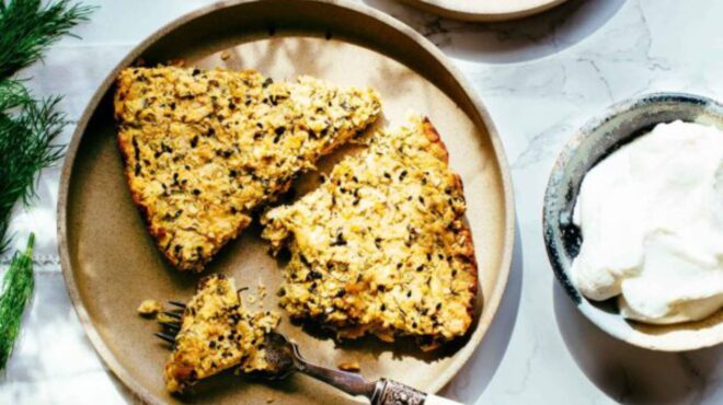 σφουγγάτο-με-κολοκυθάκια-και-φρέσκα-κ-563084428