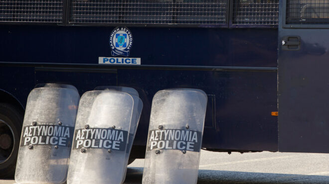 επεισόδια-έξω-από-το-οακα-τραυματισ-563079766