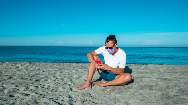 καλοκαιρινό-φλερτ-με-τον-κορωνοϊό-563059753