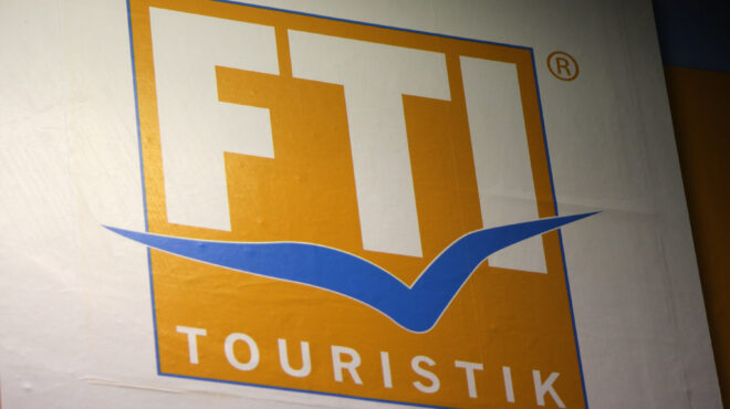 τα-ορφανά-της-fti-υιοθετεί-η-tui-563071453