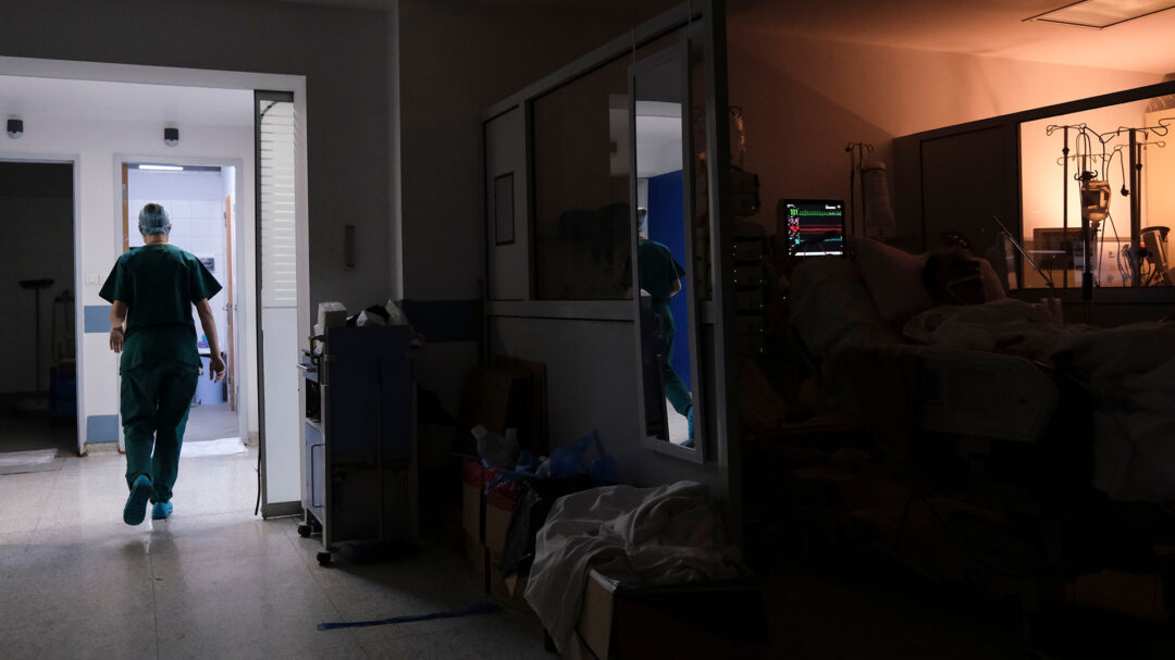 ενδοοικογενειακή-βία-είμαστε-στην-π-563090629