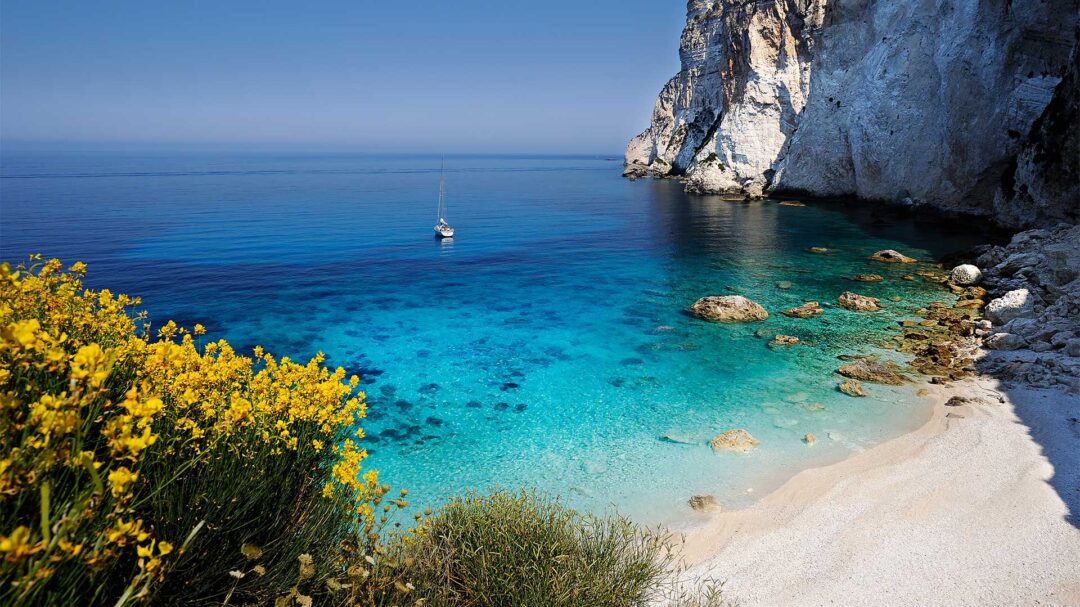 παξοί-3-λόγοι-για-απόδραση-στην-πράσινη-563086954