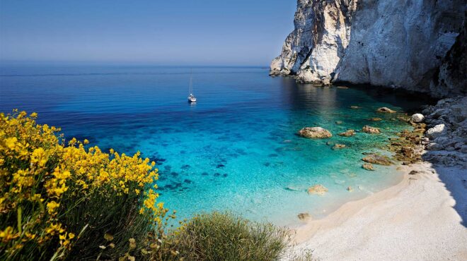 παξοί-3-λόγοι-για-απόδραση-στην-πράσινη-563086954