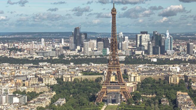 γαλλία-οι-επιχειρήσεις-σπεύδουν-να-εκ-563096872