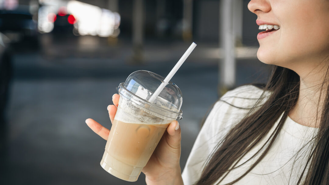 πλαστικά-καλαμάκια-από-την-καθολική-α-563090434