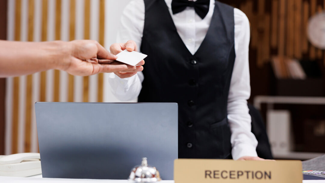 τον-χειμώνα-δάσκαλοι-το-καλοκαίρι-ξεν-563090467