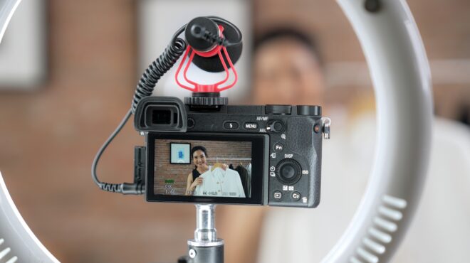 επάγγελμα-ινφλουένσερ-στις-ηπα-οι-πι-563085394