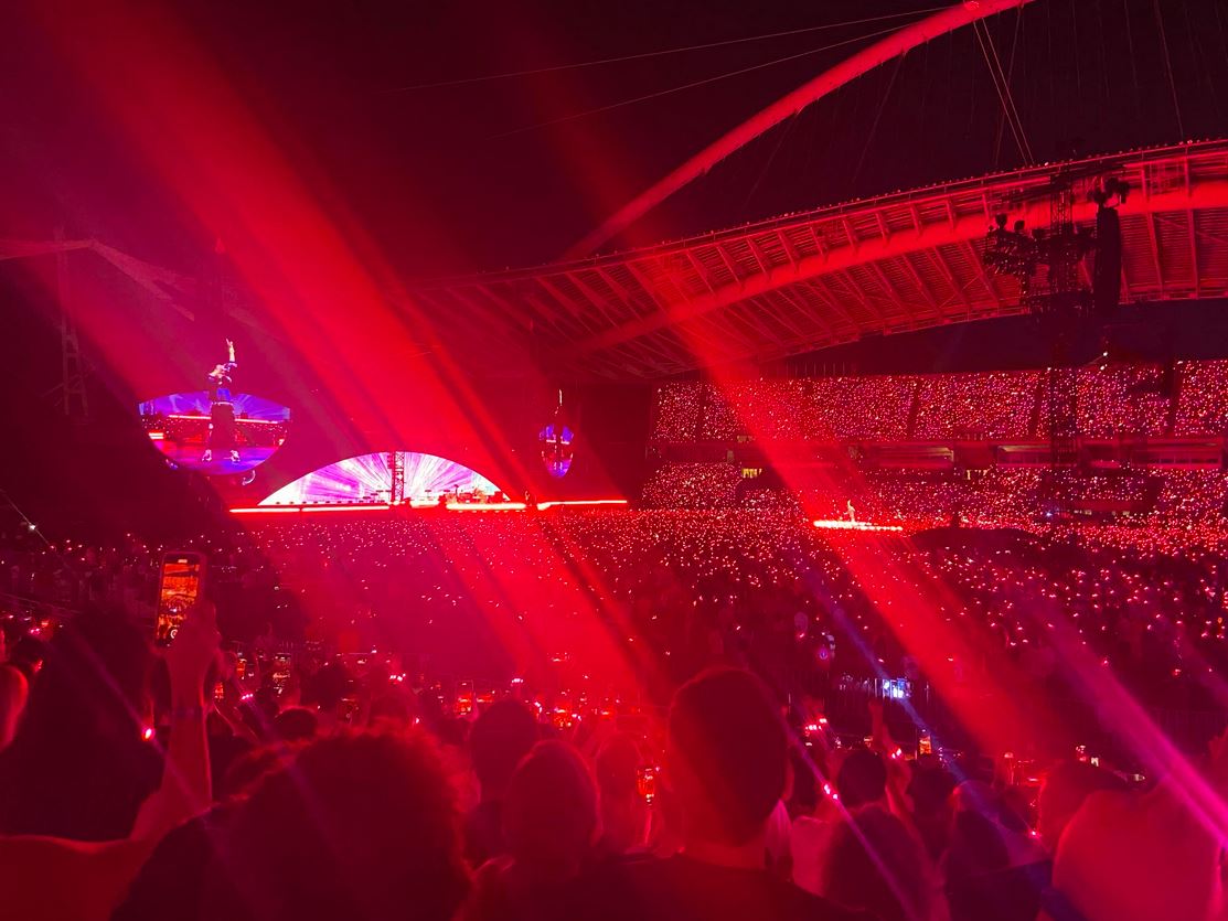 Coldplay: Πλήθος κόσμου στη συναυλία, κατάμεστο το ΟΑΚΑ (φωτογραφίες)-10