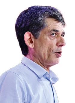 Ξαφνιάστηκε κανείς;-1