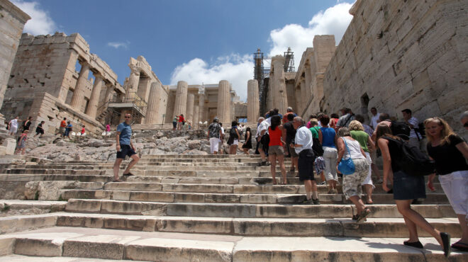 fti-προς-ελληνικά-ξενοδοχεία-οι-επισκέπ-563057968