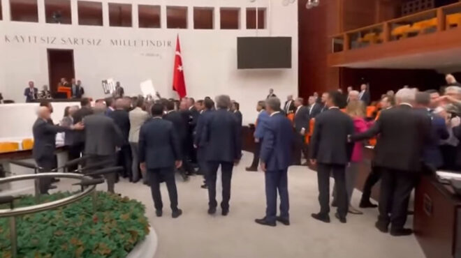 τουρκία-ενταση-και-γροθιές-στο-κοινοβ-563060149