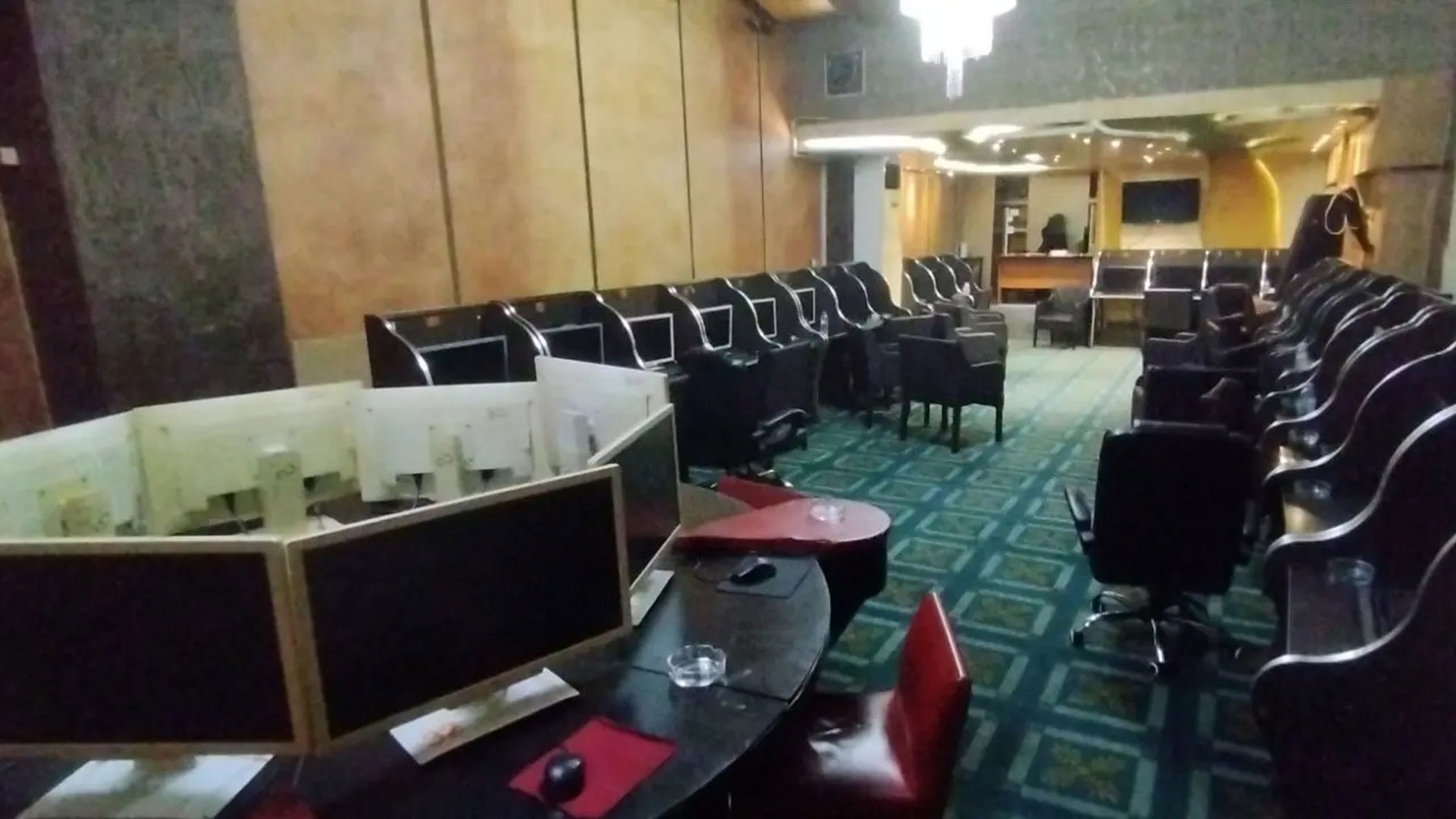 ΕΛ.ΑΣ.: 27 συλλήψεις για παράνομο τζόγο σε κατάστημα-2