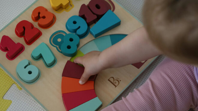 σχολείο-και-γρήγορα-από-τα-δύο-563077099