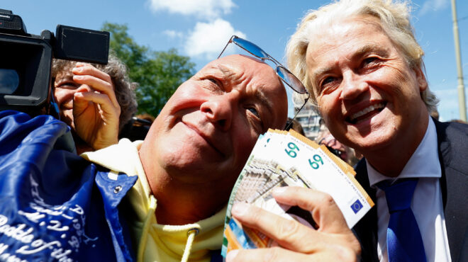 πόσο-ανεβαίνει-η-ακροδεξιά-και-τι-θα-φ-563063296