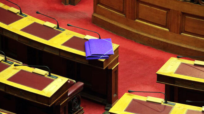 αντιπαράθεση-για-την-οικονομία-στην-τ-563055754