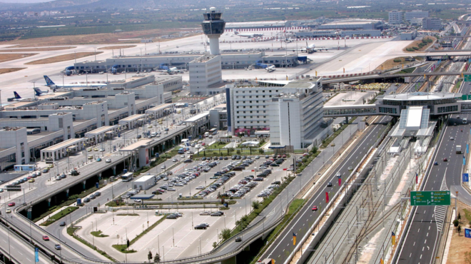 αναγκαστική-προσγείωση-αεροσκάφους-563134078