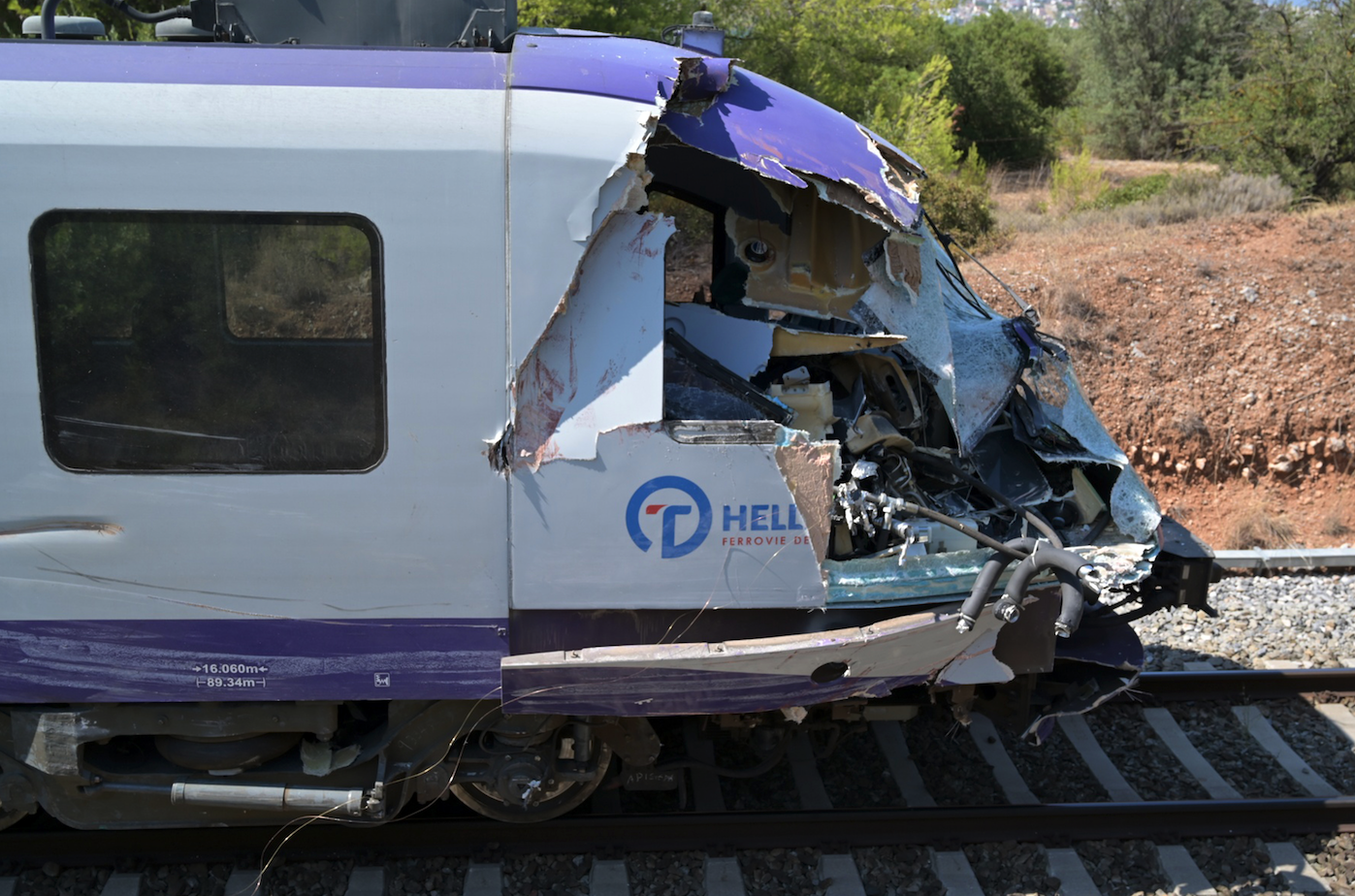 Αυλίδα: Πώς έγινε η σύγκρουση τρένου με φορτηγό – Εικόνες από το σημείο-4