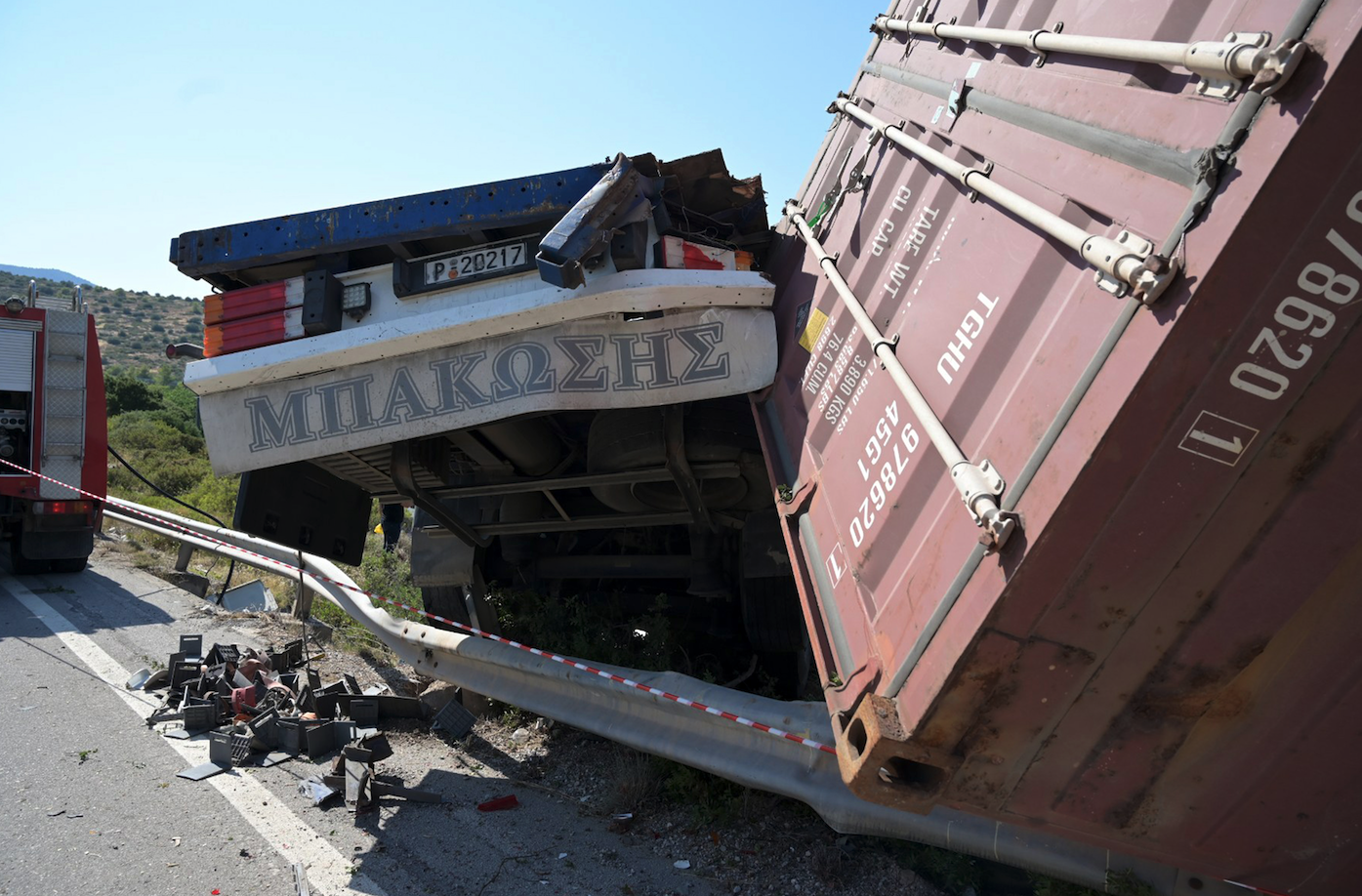 Αυλίδα: Πώς έγινε η σύγκρουση τρένου με φορτηγό – Εικόνες από το σημείο-1