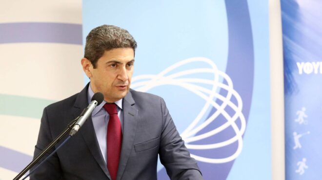 δεν-παραδίδει-την-έδρα-ο-λευτέρης-αυγε-563107858