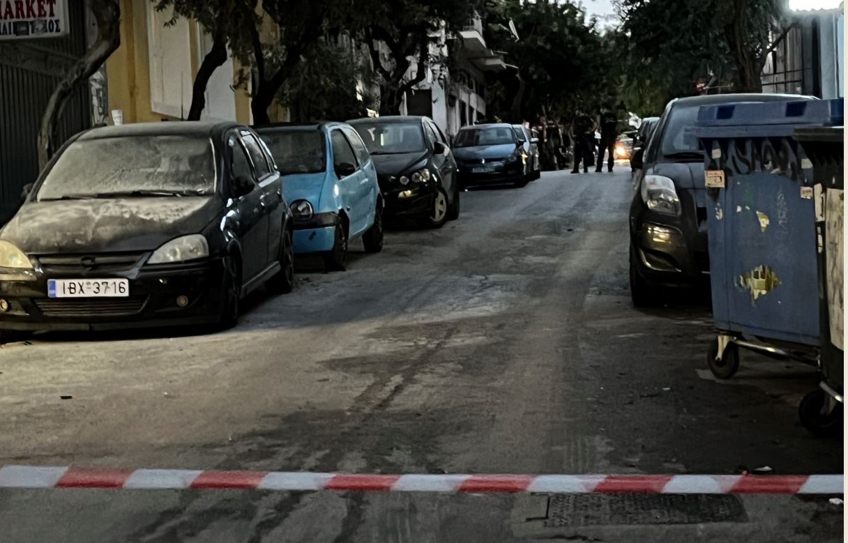 Λεωφόρος Αλεξάνδρας: Συμπλοκή με πυροβολισμούς – Τρεις τραυματίες, 72 προσαγωγές-3