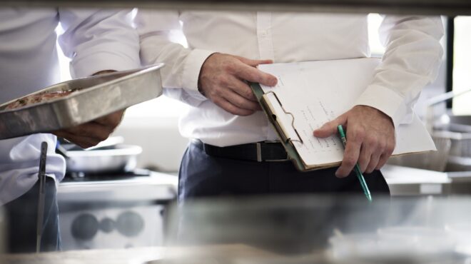 το-κύκλωμα-της-μίζας-φέρνει-μέτρα-κα-563127715