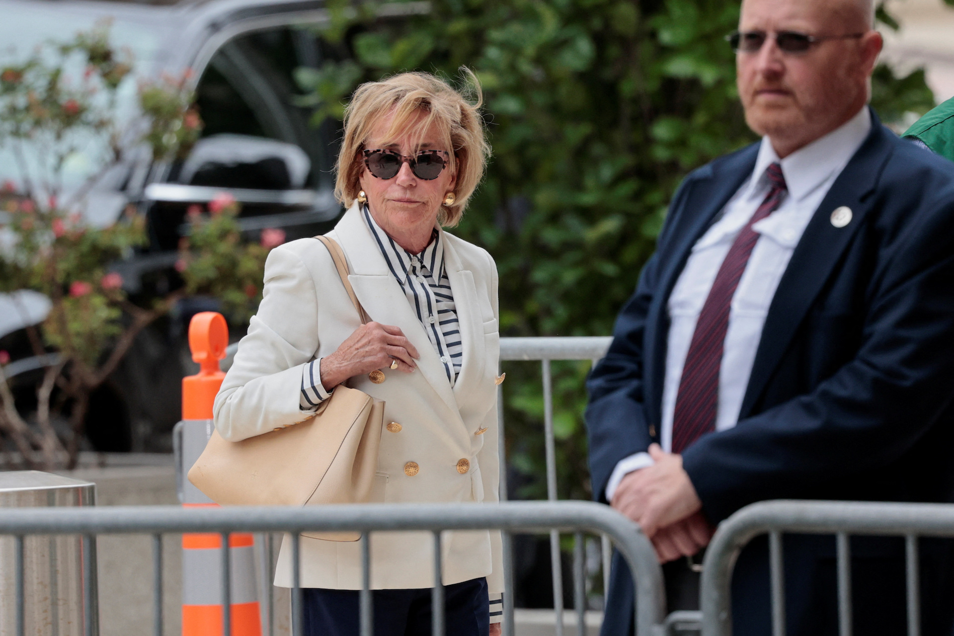 ΗΠΑ: «Εμφύλιος» στους Δημοκρατικούς – Στο στόχαστρο επικρίσεων η σύζυγος του Μπάιντεν και η αδελφή του-1