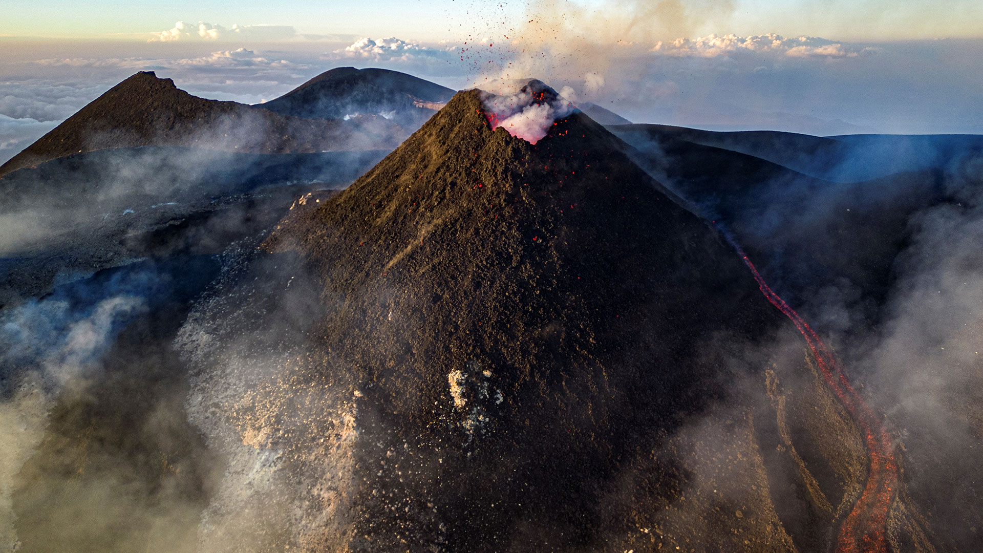 Εντυπωσιακές εικόνες από το «ξύπνημα» της Αίτνας-5