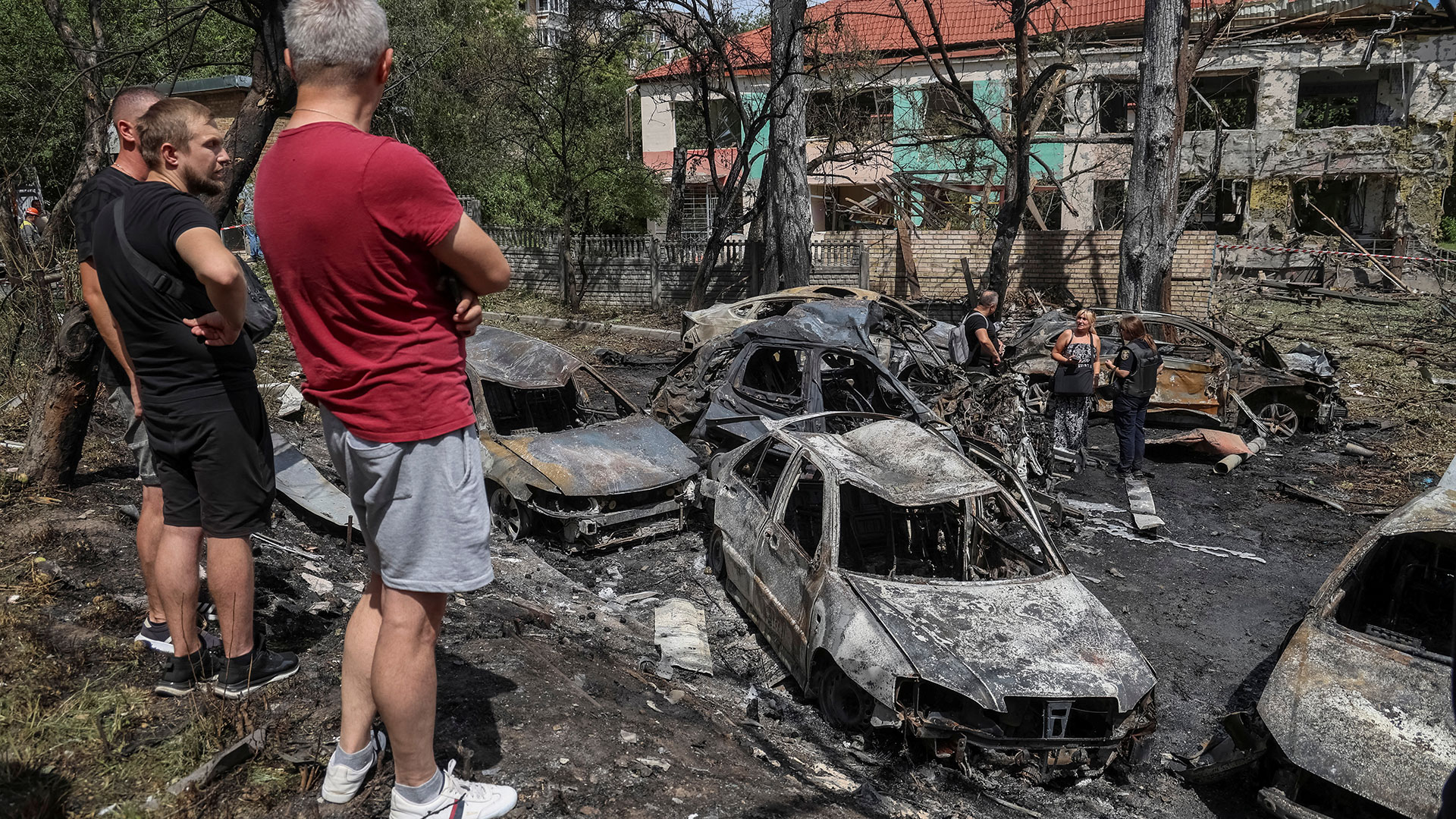 Ουκρανία: «Ενας τεράστιος κρότος και το ταβάνι κατέρρευσε» – Σκηνικό τρόμου στο παιδιατρικό νοσοκομείο του Κιέβου-6